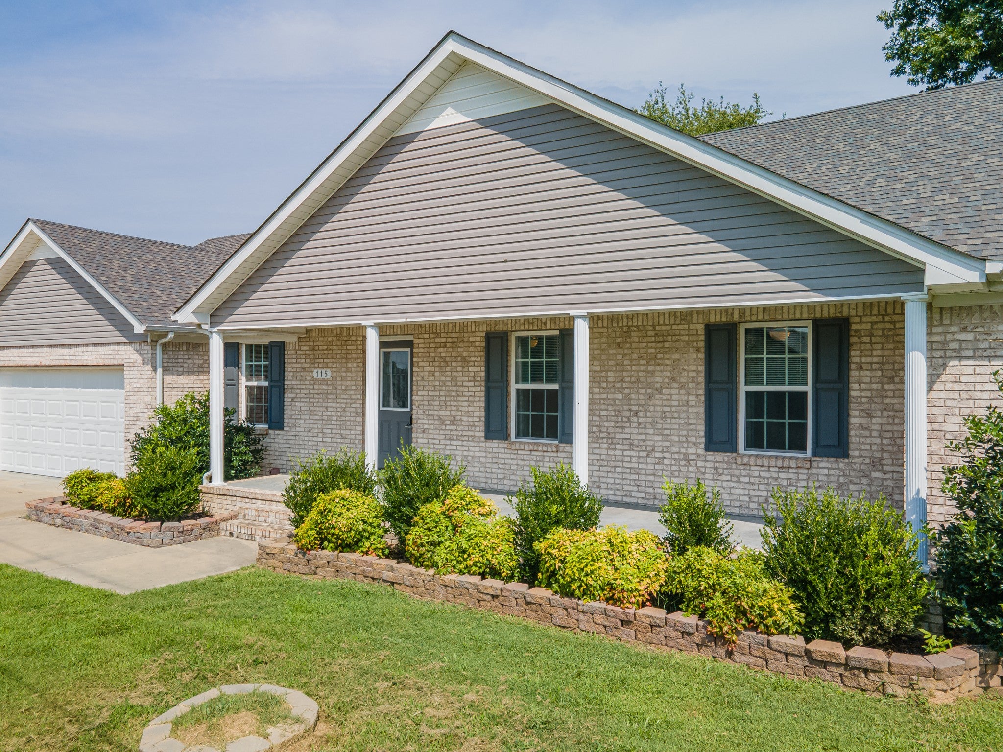 115 Lookout Ln