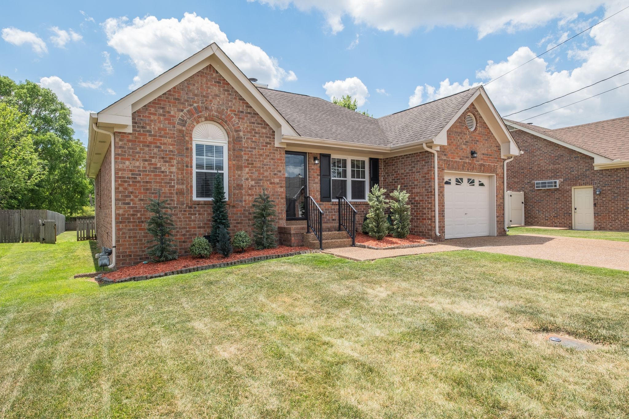 120 Cloverfield Ct