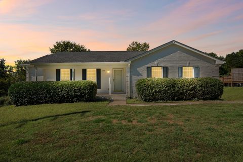 209 Eisenhower Dr Ashland City TN 37015