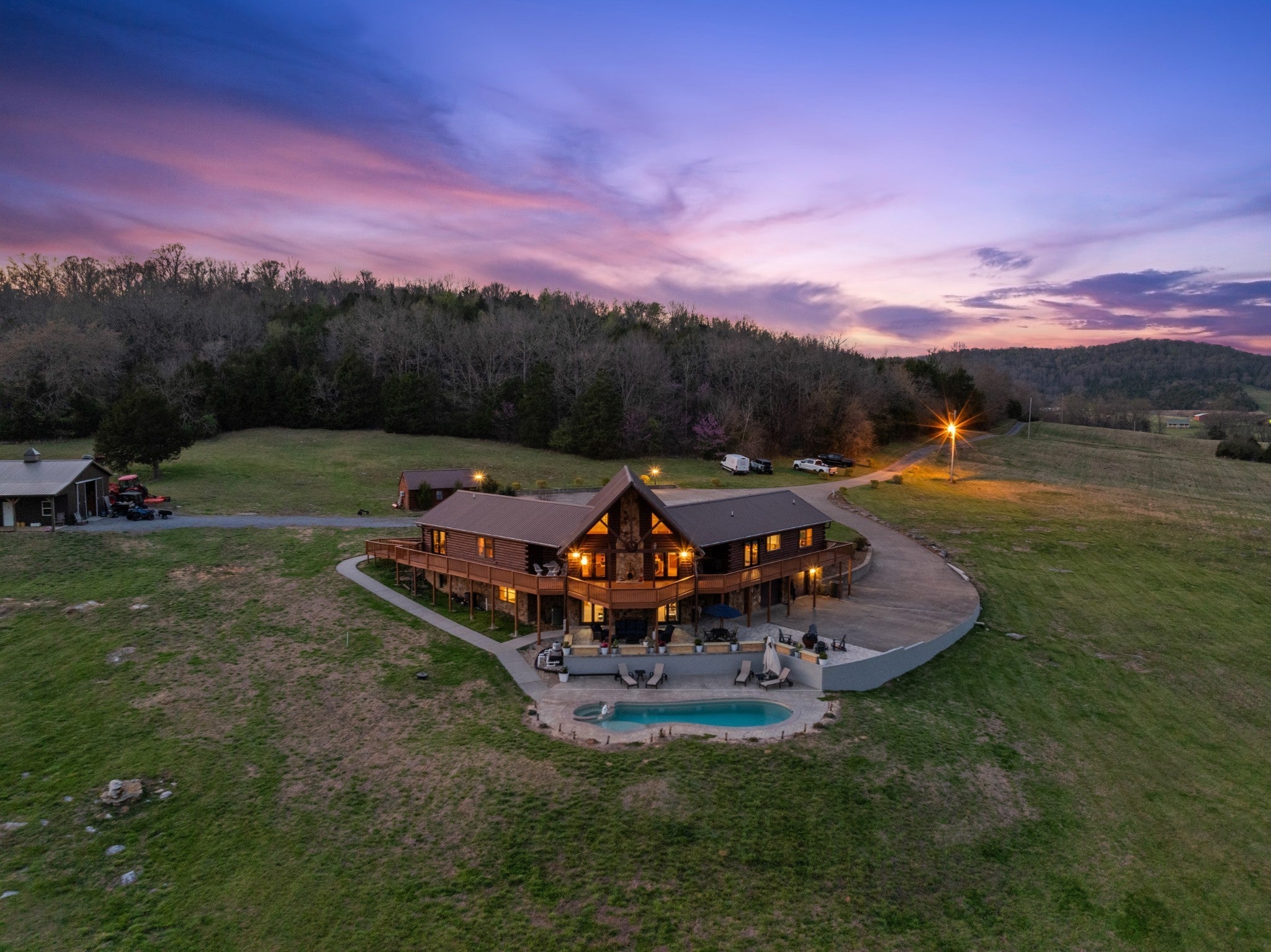 2063 Kennedy Creek Rd
