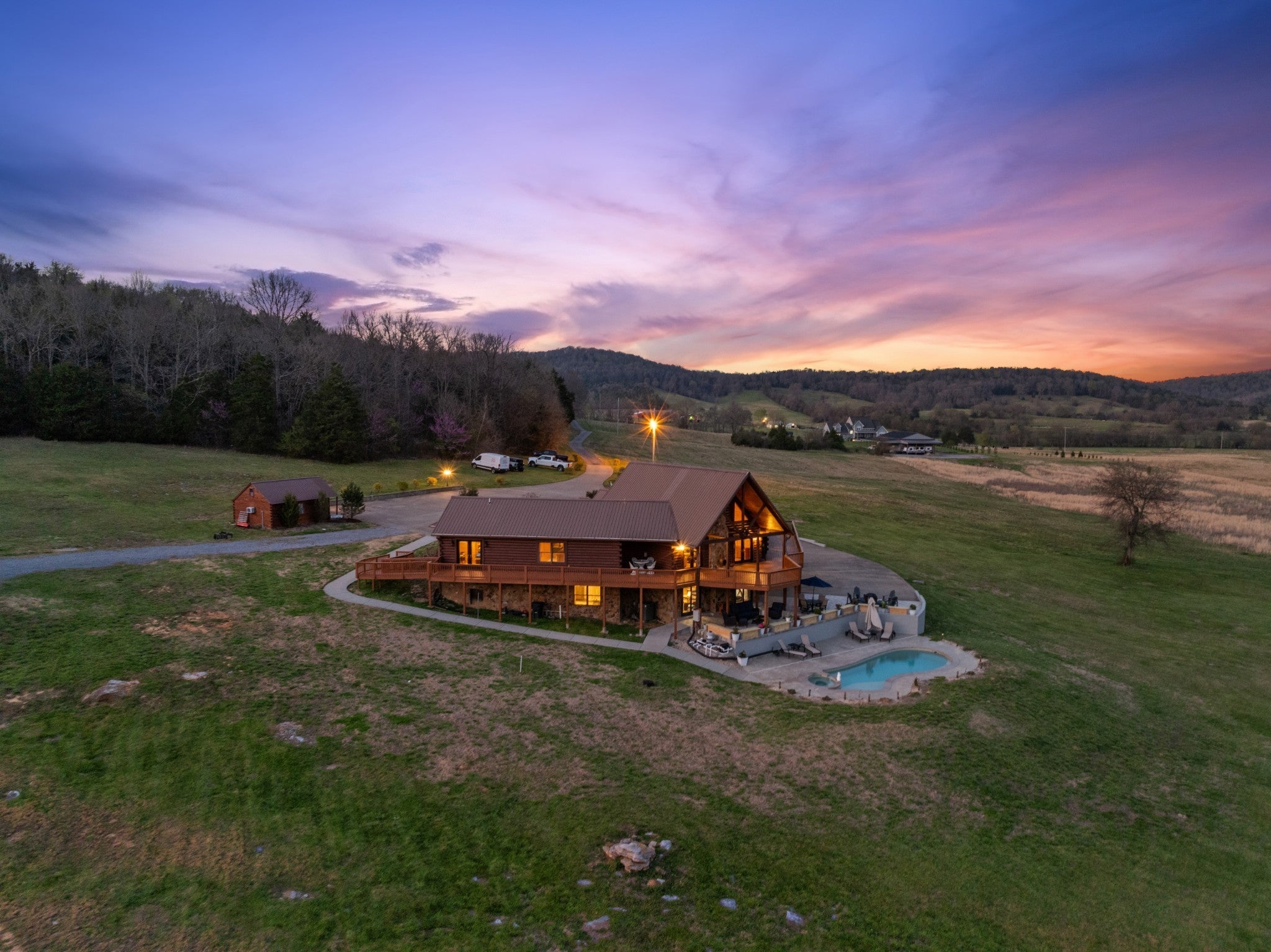 2063 Kennedy Creek Rd