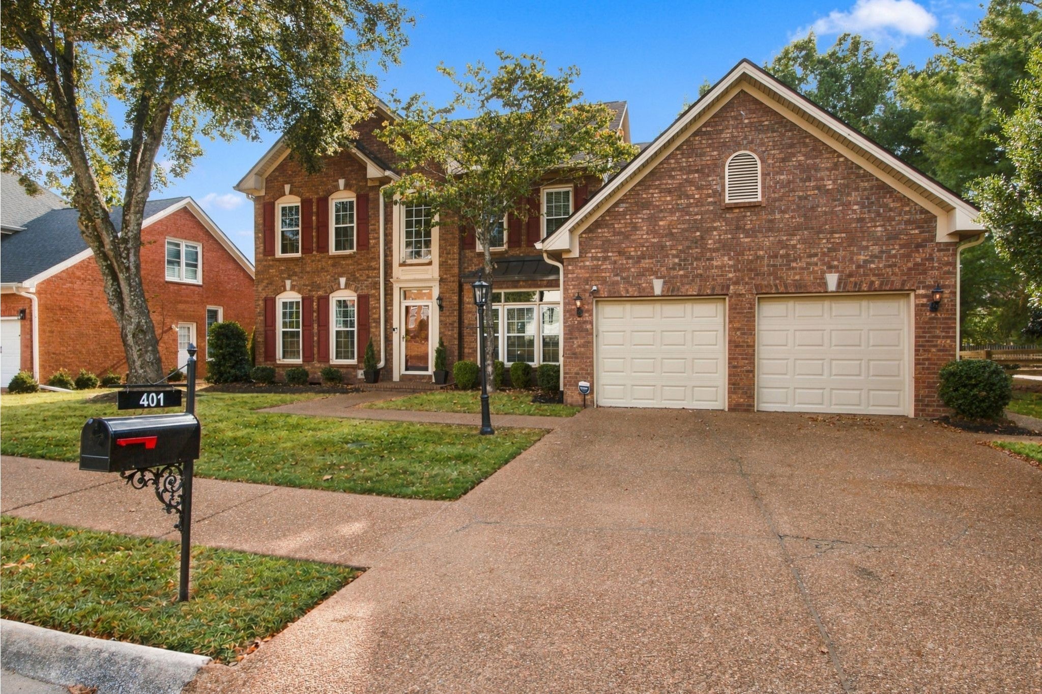 401 Chamberlain Park Ln
