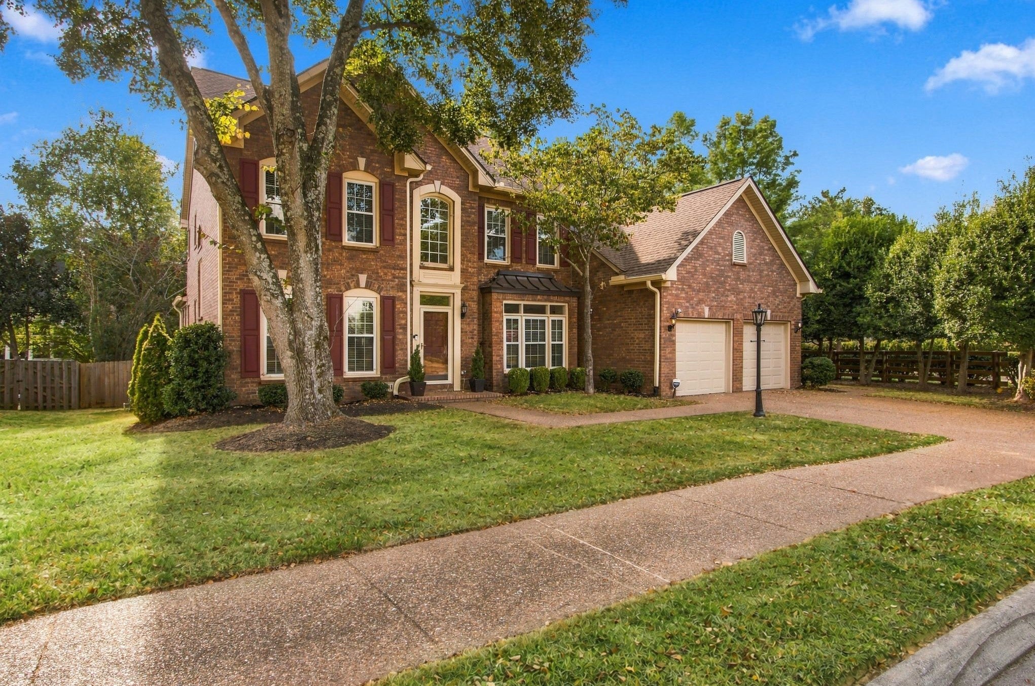 401 Chamberlain Park Ln