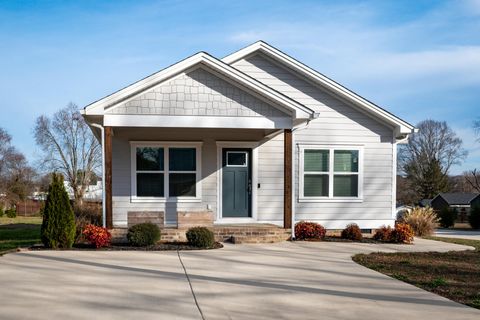 1112 SW Phillips Street SW Cleveland TN 37311