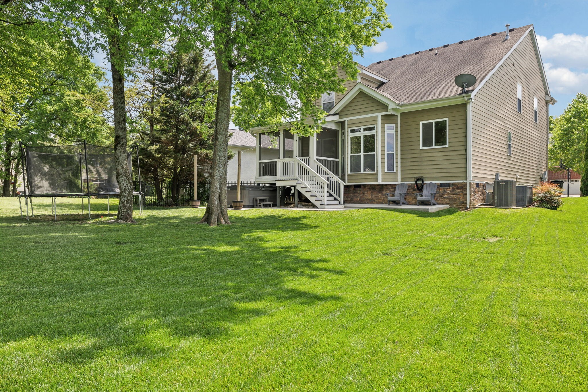 5028 Burke Trl