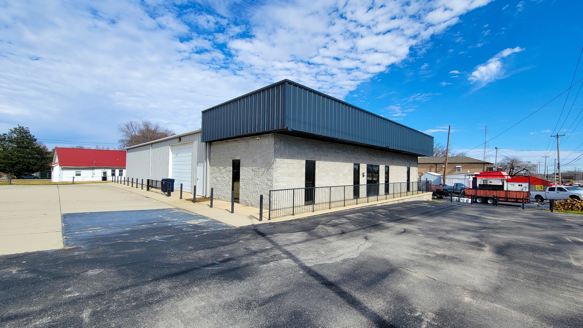 326 W Broad St
