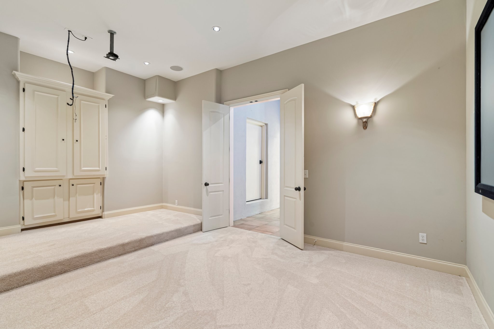 Brentwood, Tennessee 37027, United States, 5 Bedrooms Bedrooms, ,6 BathroomsBathrooms,Residential,Active,201165