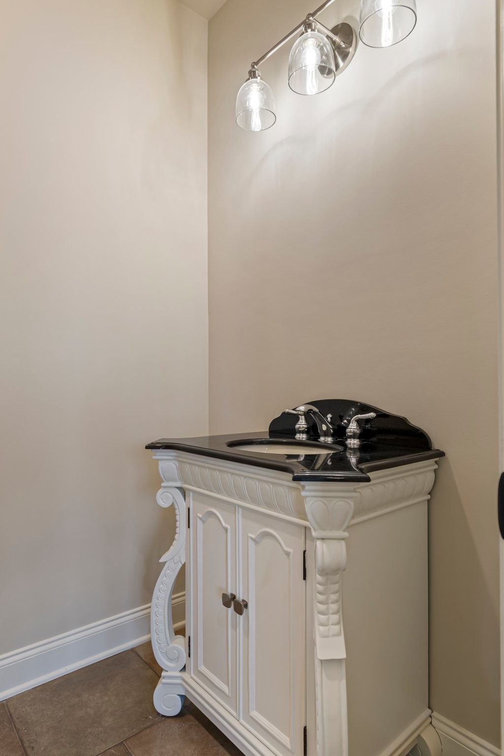 Brentwood, Tennessee 37027, United States, 5 Bedrooms Bedrooms, ,6 BathroomsBathrooms,Residential,Active,201165