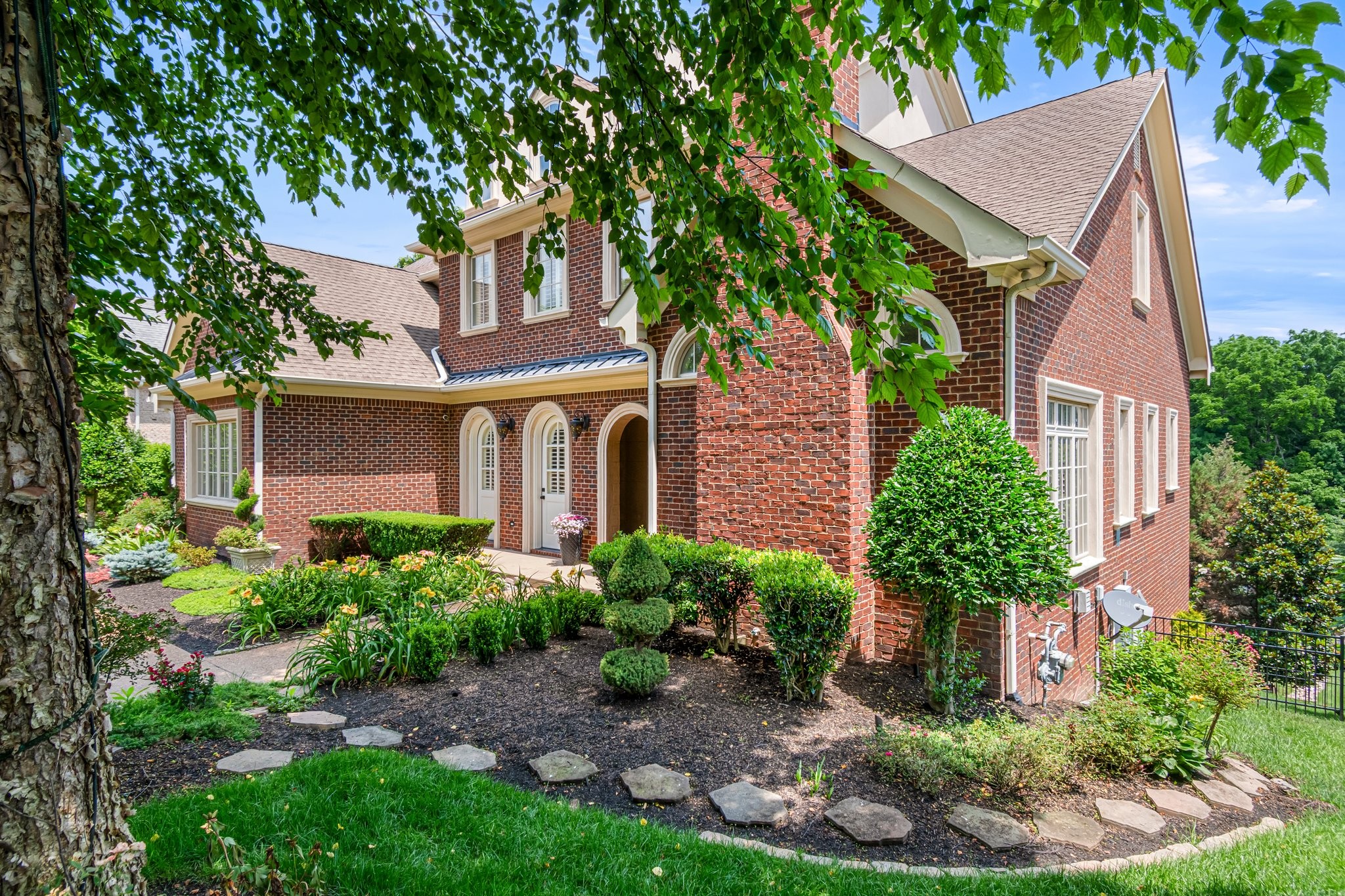 Brentwood, Tennessee 37027, United States, 5 Bedrooms Bedrooms, ,6 BathroomsBathrooms,Residential,Active,201165