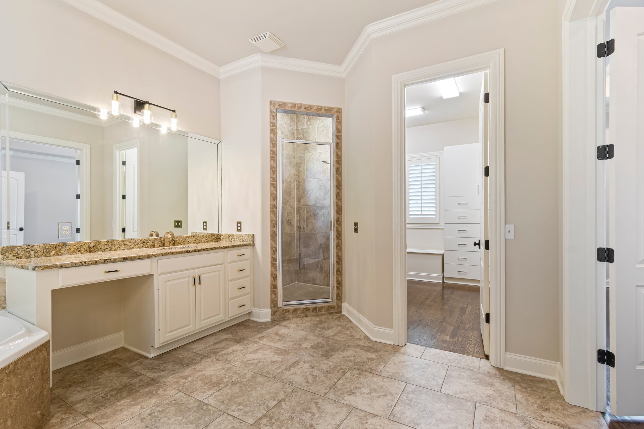 Brentwood, Tennessee 37027, United States, 5 Bedrooms Bedrooms, ,6 BathroomsBathrooms,Residential,Active,201165