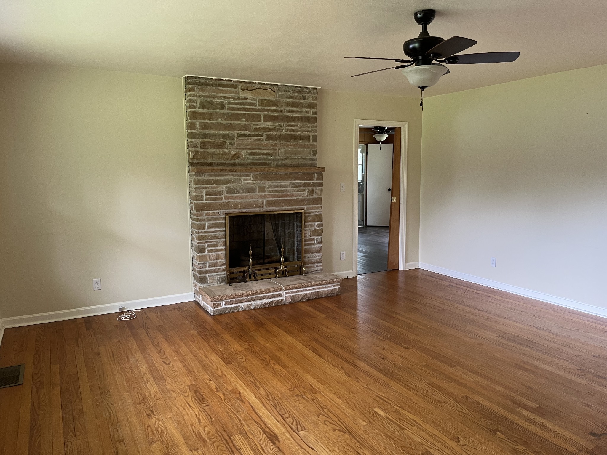 319 Hull Ave