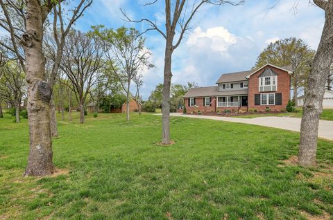155 Bluegrass Dr Hendersonville TN 37075