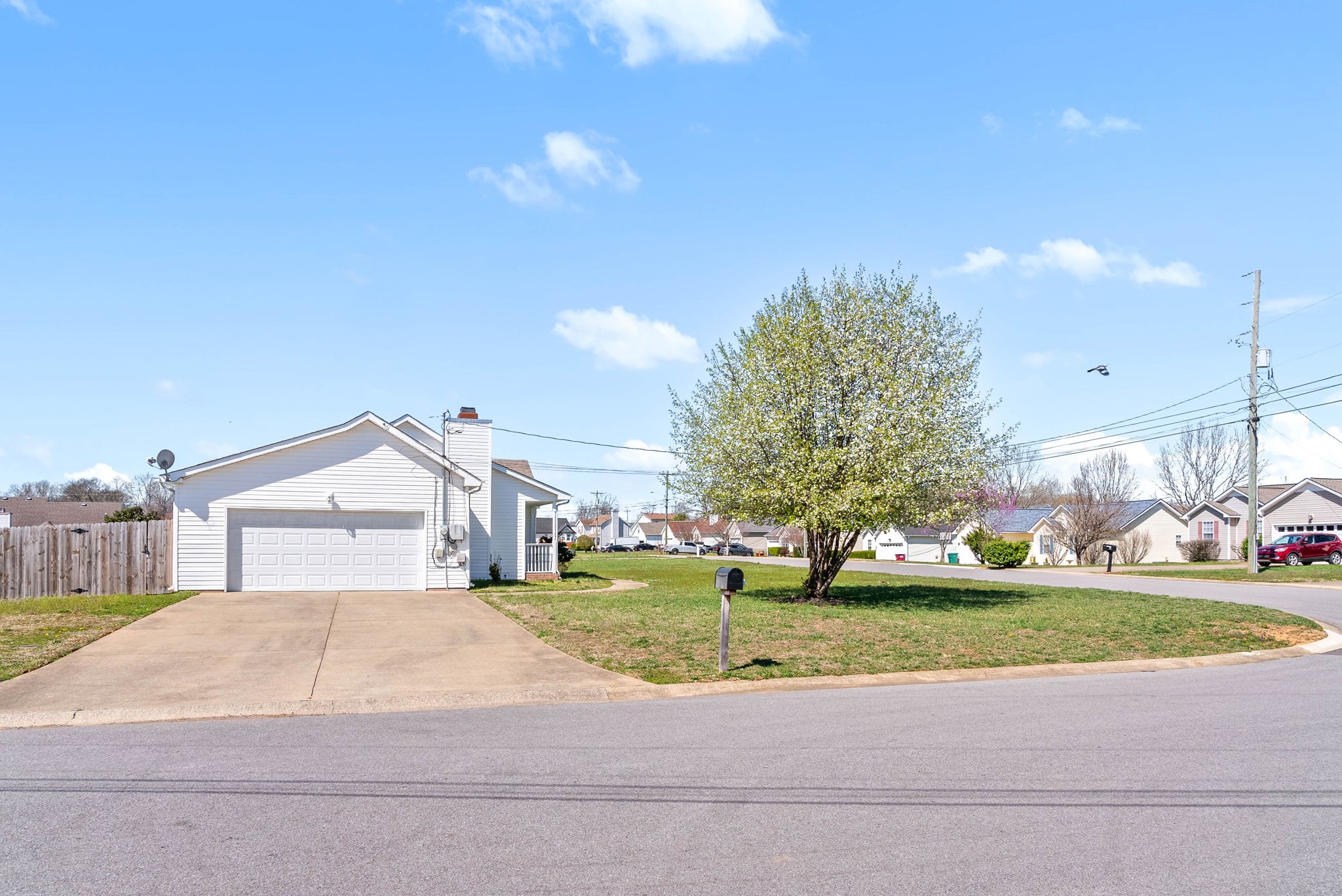 Clarksville, Tennessee 37042, United States, 3 Bedrooms Bedrooms, ,2 BathroomsBathrooms,Residential,Active,98820