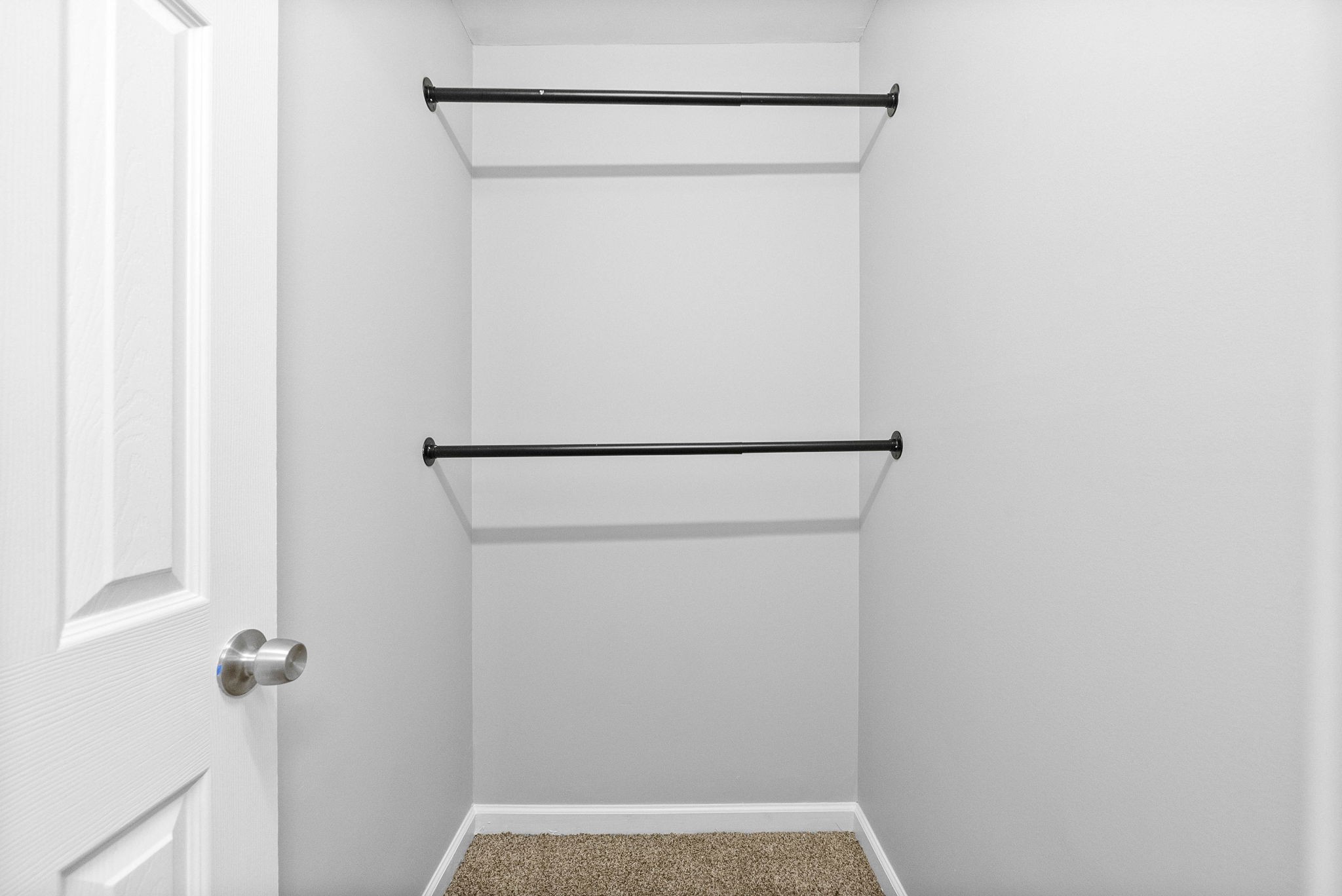 Clarksville, Tennessee 37042, United States, 3 Bedrooms Bedrooms, ,2 BathroomsBathrooms,Residential,Active,98820