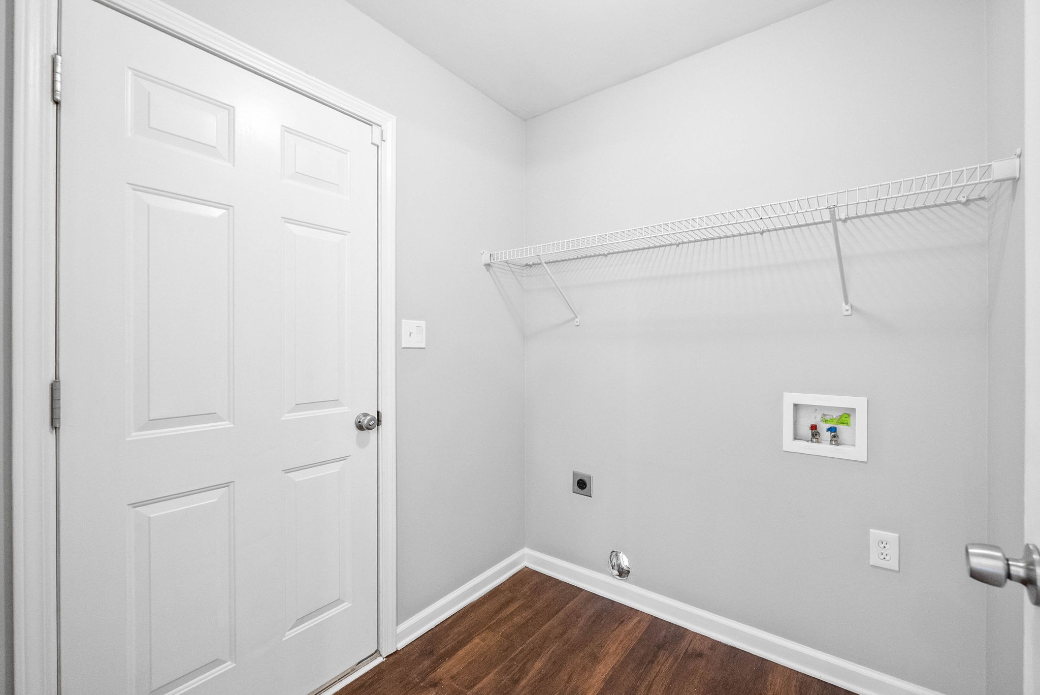 Clarksville, Tennessee 37042, United States, 3 Bedrooms Bedrooms, ,2 BathroomsBathrooms,Residential,Active,98820