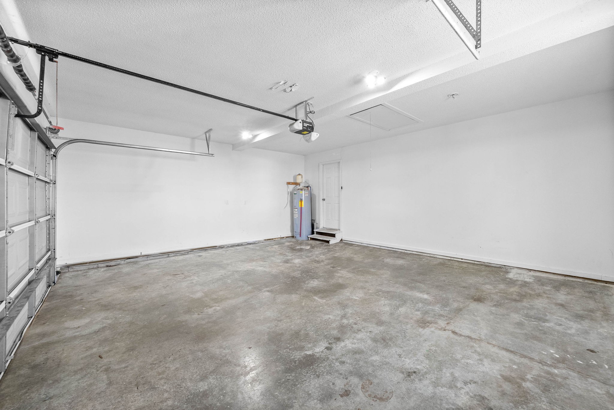 Clarksville, Tennessee 37042, United States, 3 Bedrooms Bedrooms, ,2 BathroomsBathrooms,Residential,Active,98820