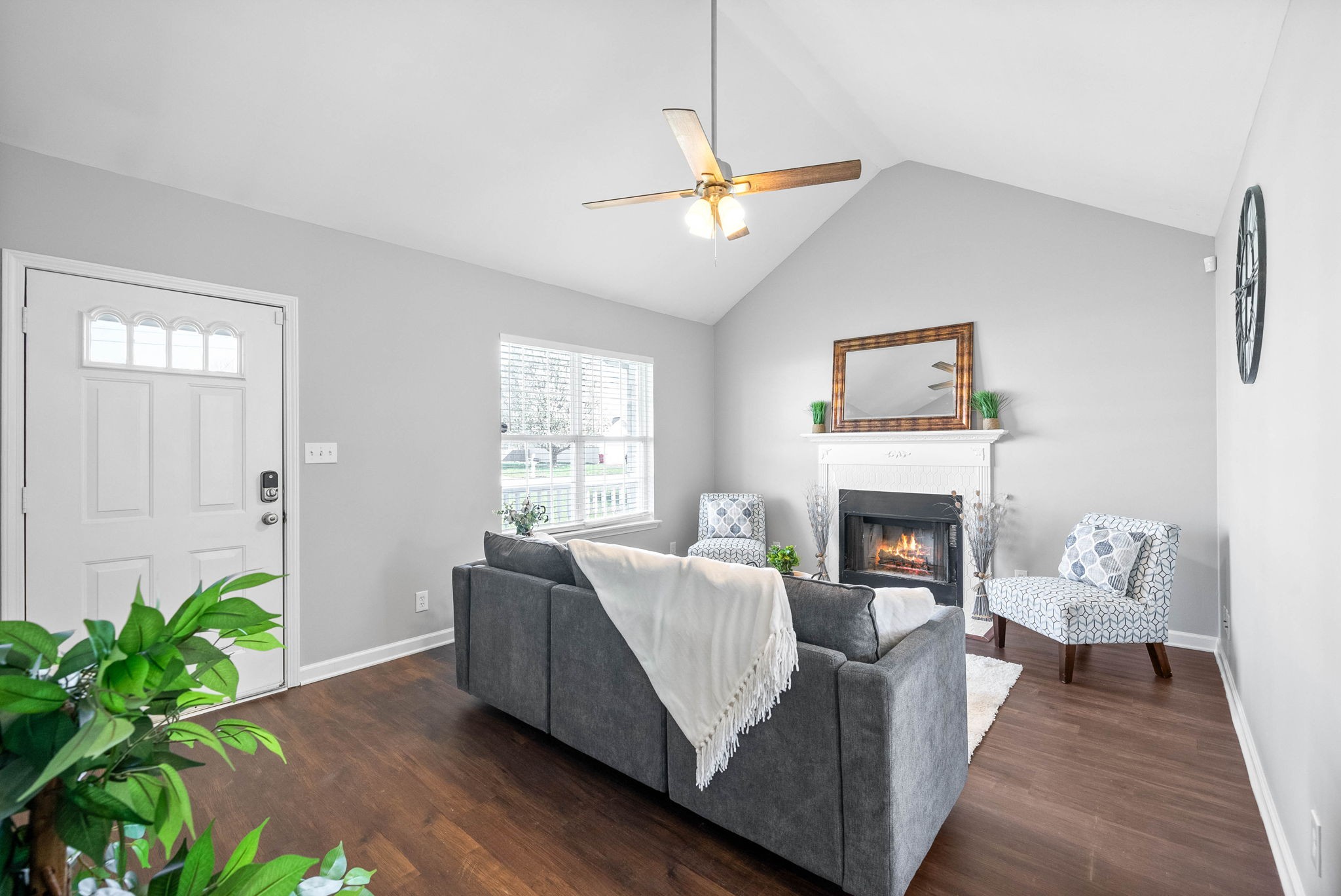 Clarksville, Tennessee 37042, United States, 3 Bedrooms Bedrooms, ,2 BathroomsBathrooms,Residential,Active,98820