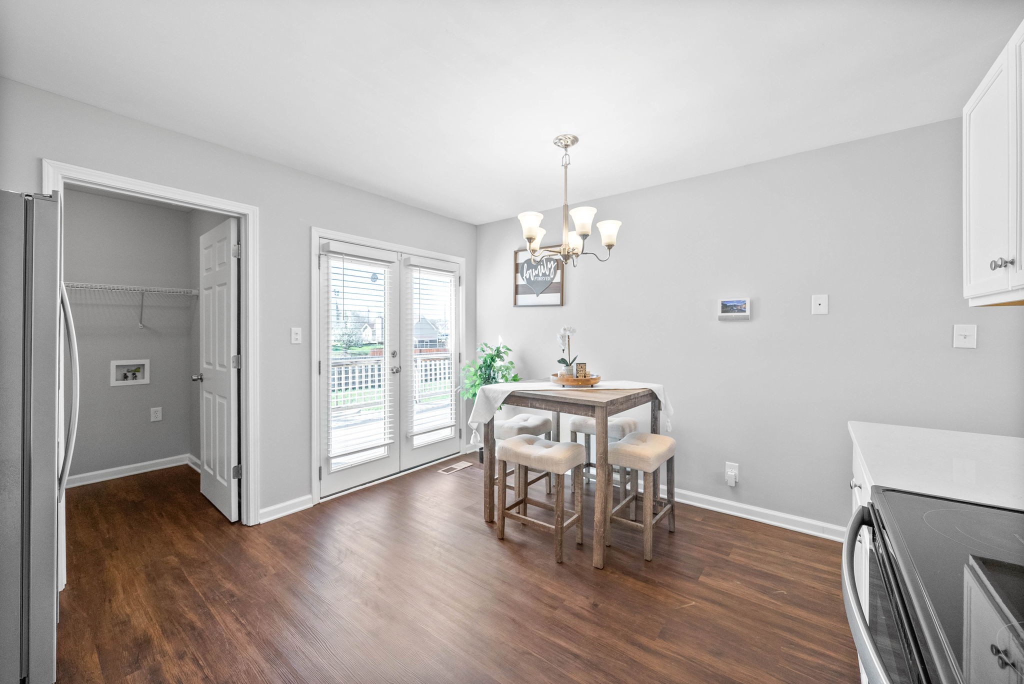 Clarksville, Tennessee 37042, United States, 3 Bedrooms Bedrooms, ,2 BathroomsBathrooms,Residential,Active,98820