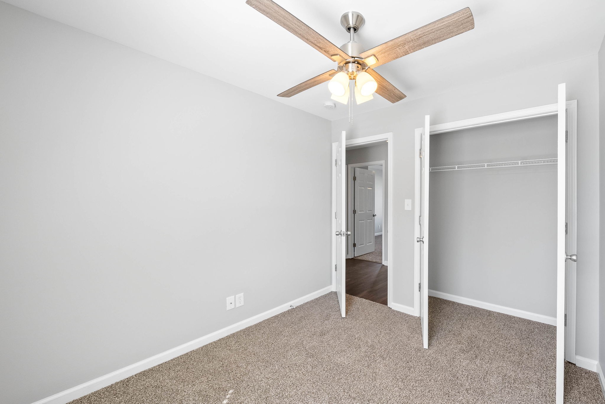 Clarksville, Tennessee 37042, United States, 3 Bedrooms Bedrooms, ,2 BathroomsBathrooms,Residential,Active,98820