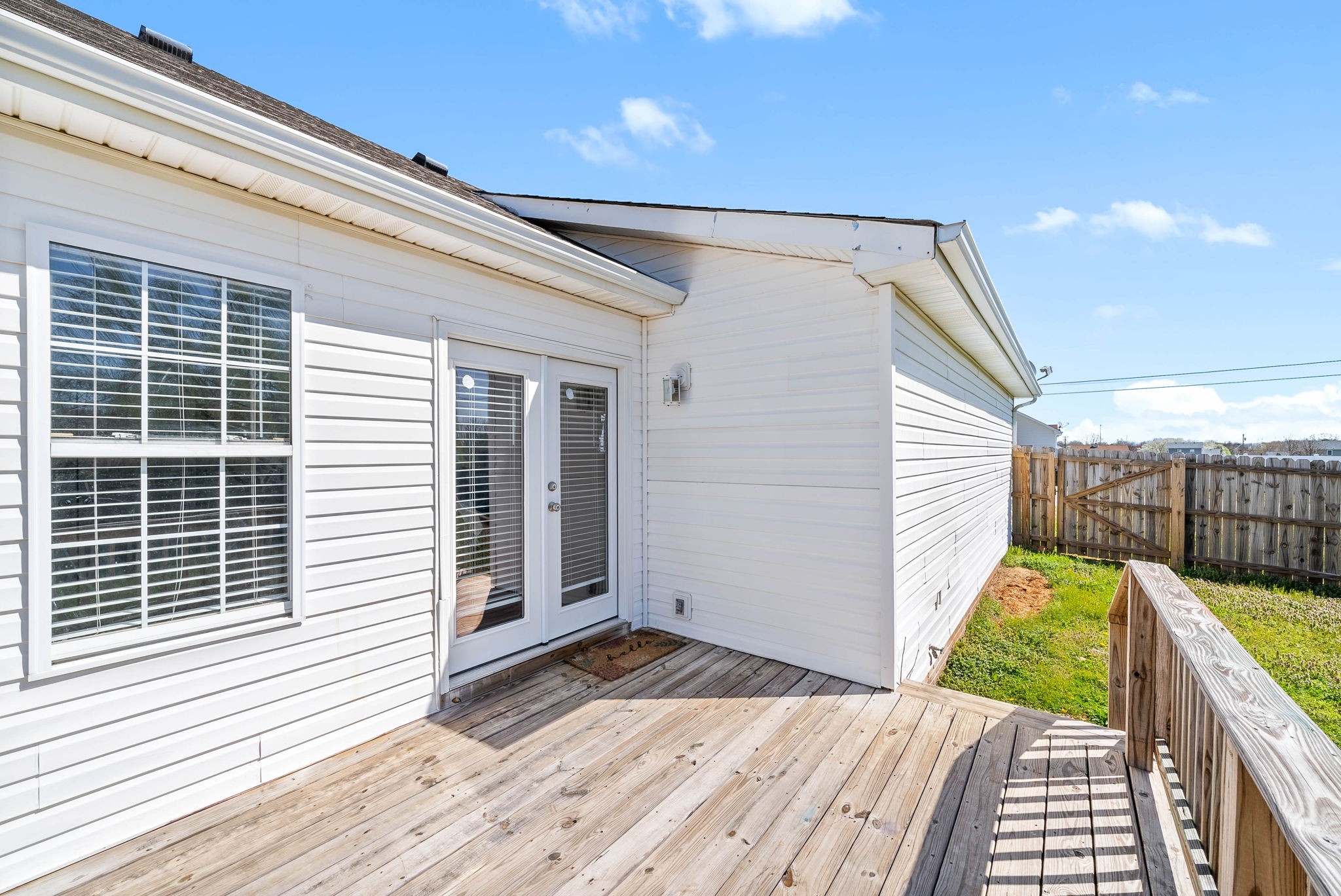 Clarksville, Tennessee 37042, United States, 3 Bedrooms Bedrooms, ,2 BathroomsBathrooms,Residential,Active,98820