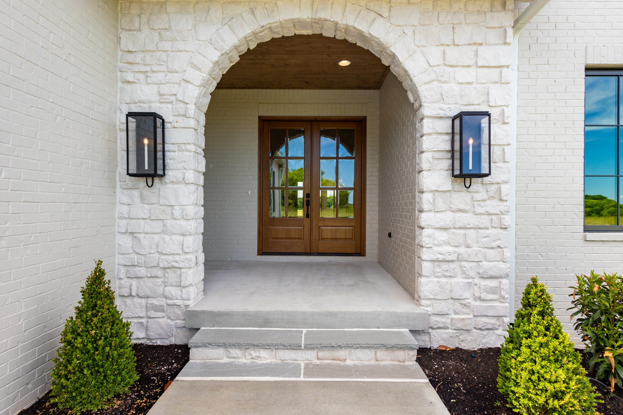 2400 Horn Springs