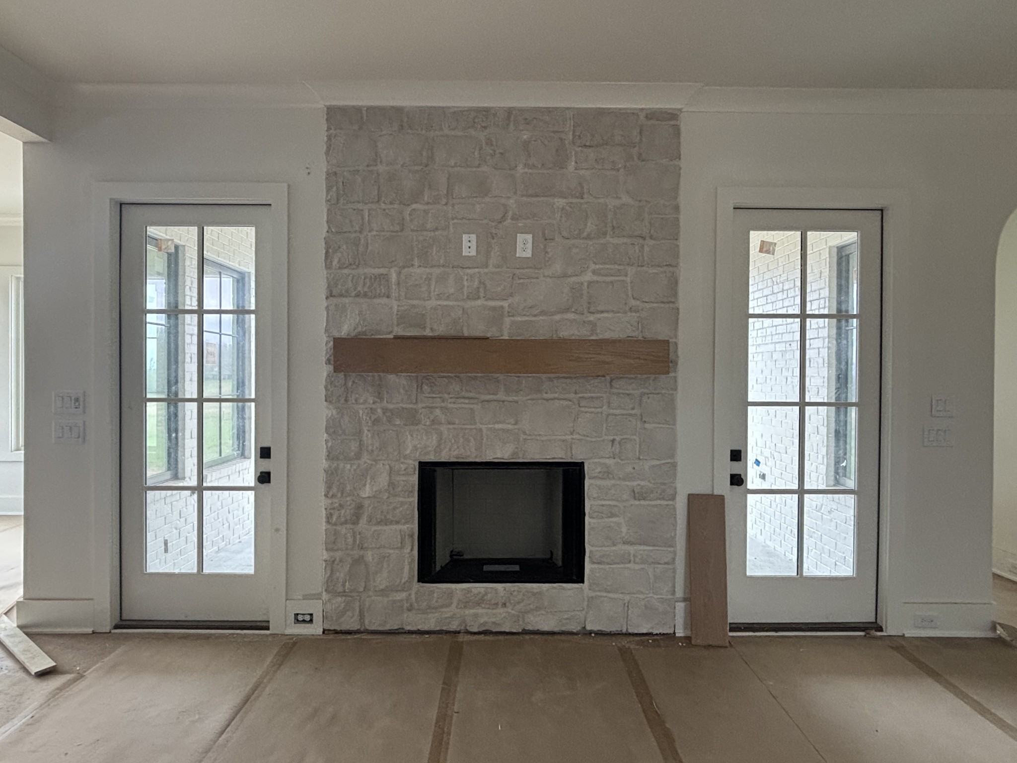 2400 Horn Springs