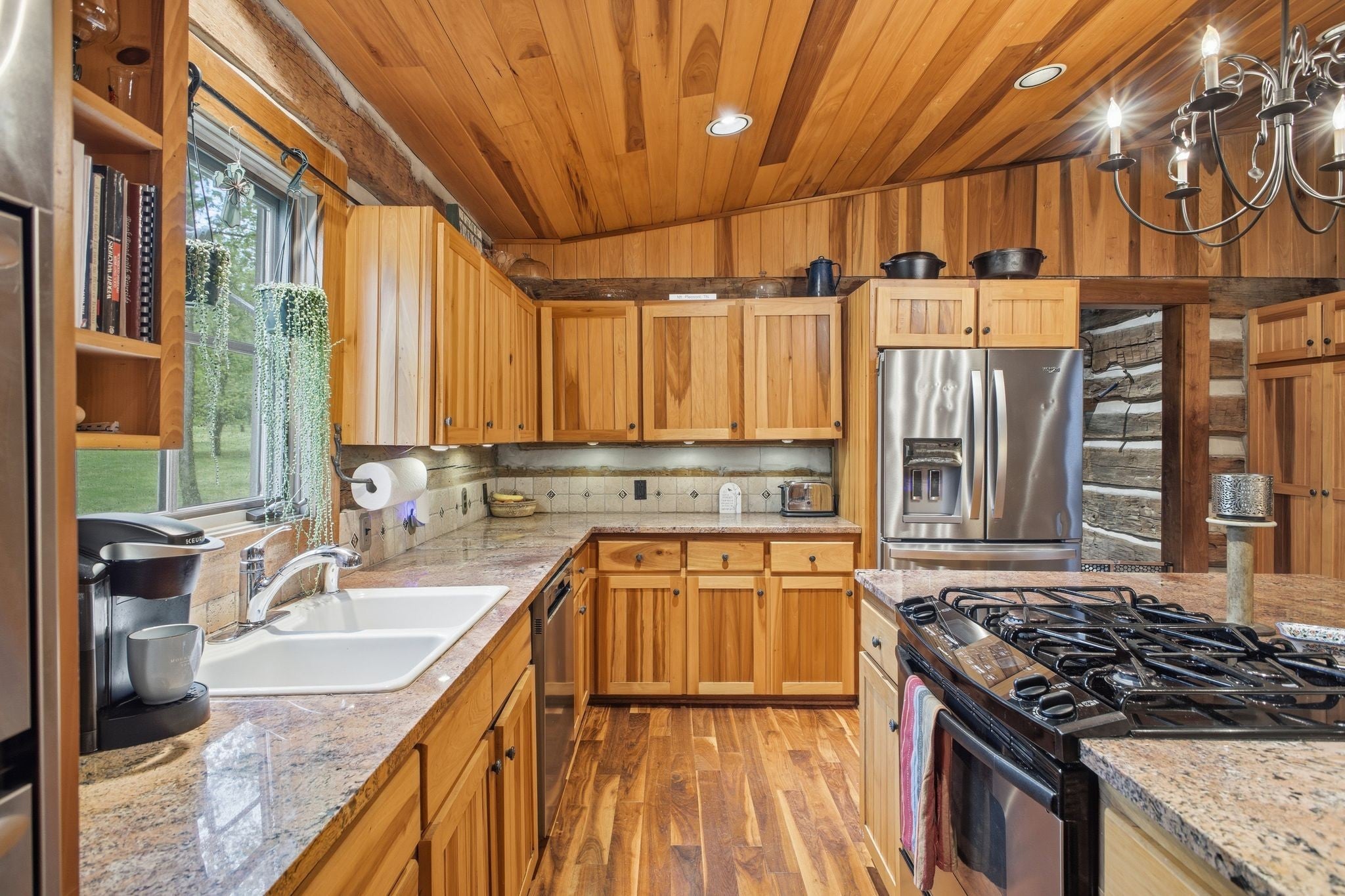 Mount Pleasant, Tennessee, 38474, United States, 3 Bedrooms Bedrooms, ,4 BathroomsBathrooms,Residential,Active,2036028