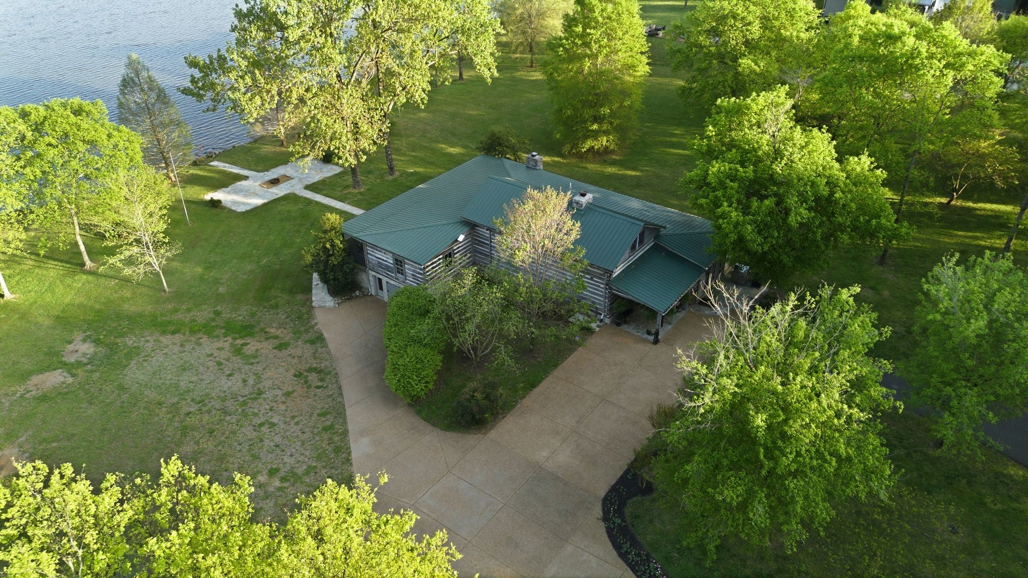 Mount Pleasant, Tennessee, 38474, United States, 3 Bedrooms Bedrooms, ,4 BathroomsBathrooms,Residential,Active,2036028