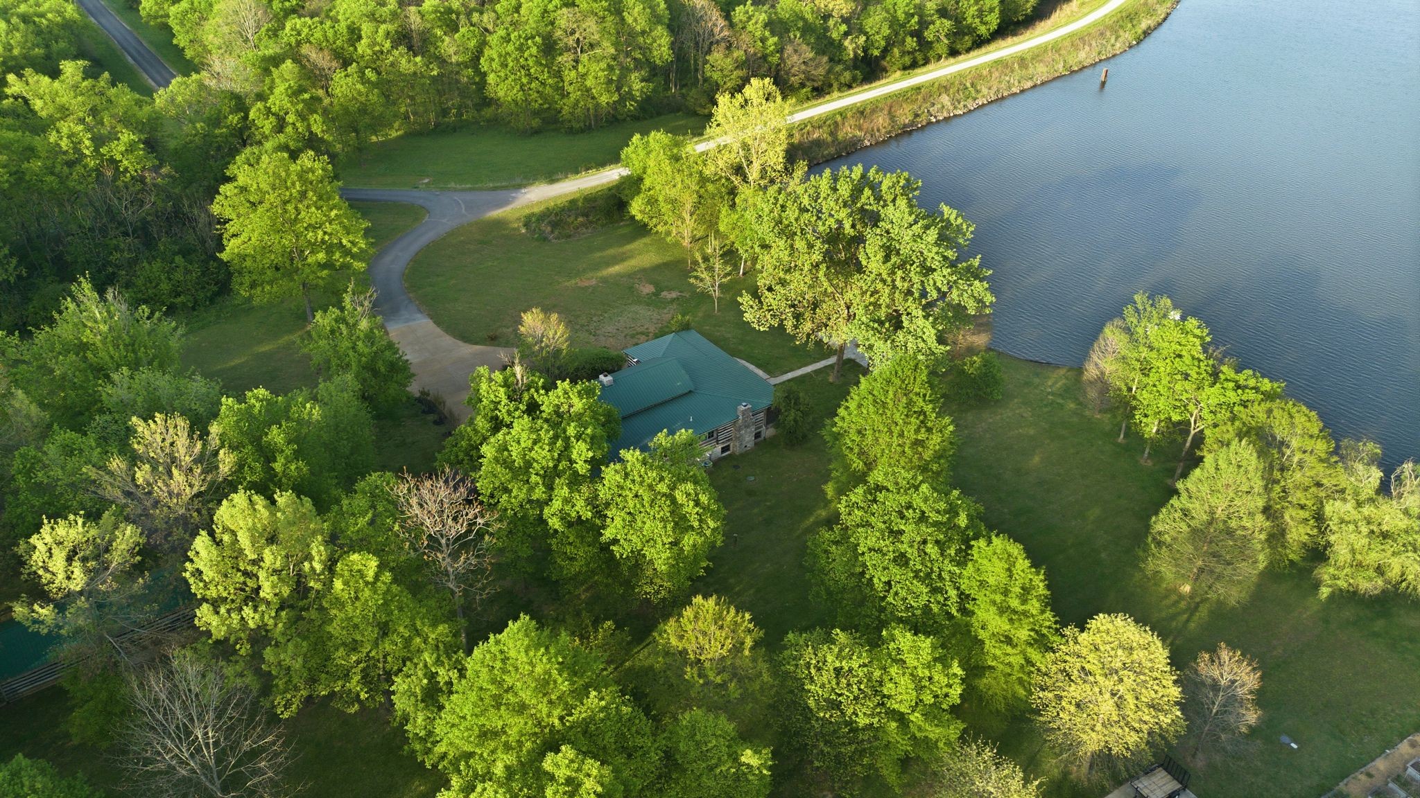 Mount Pleasant, Tennessee, 38474, United States, 3 Bedrooms Bedrooms, ,4 BathroomsBathrooms,Residential,Active,2036028