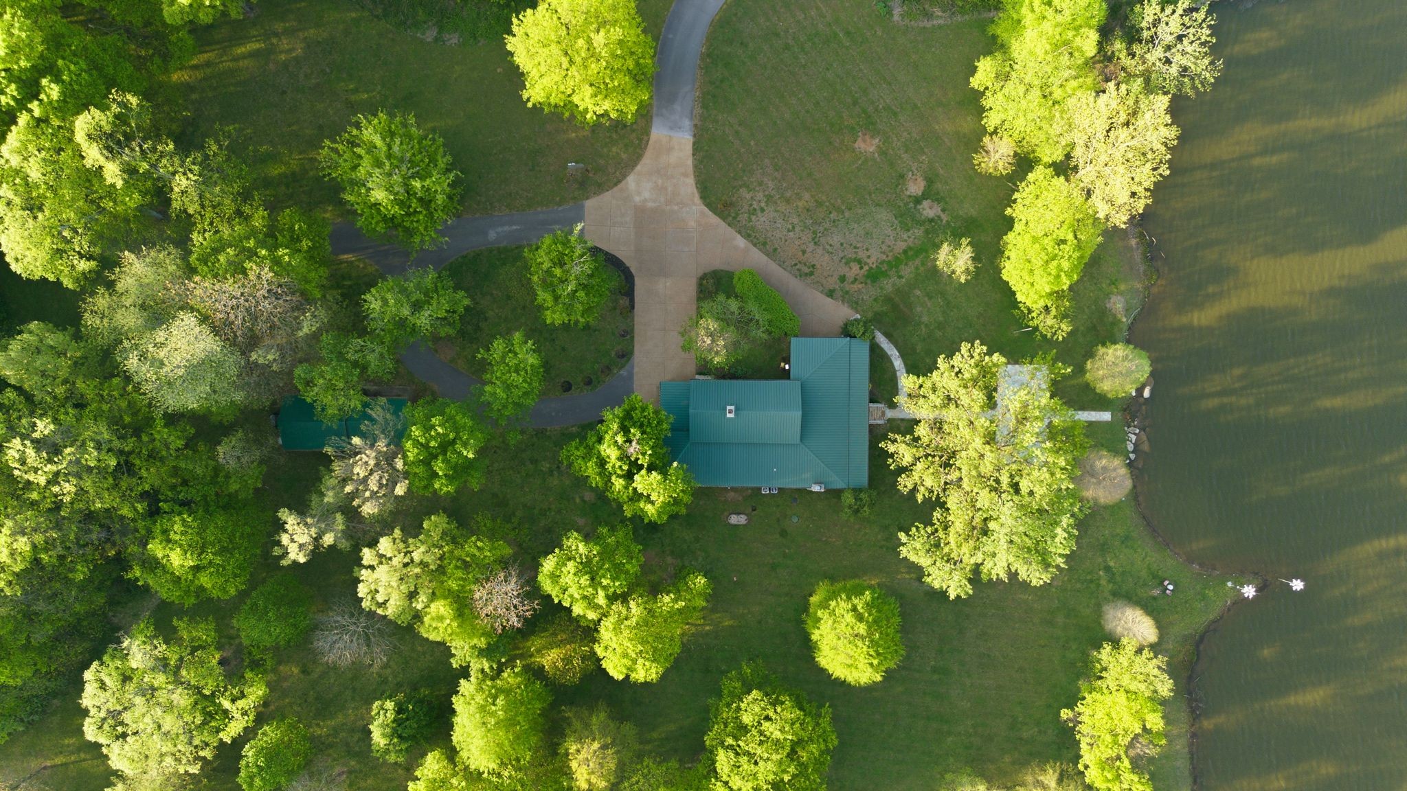 Mount Pleasant, Tennessee, 38474, United States, 3 Bedrooms Bedrooms, ,4 BathroomsBathrooms,Residential,Active,2036028
