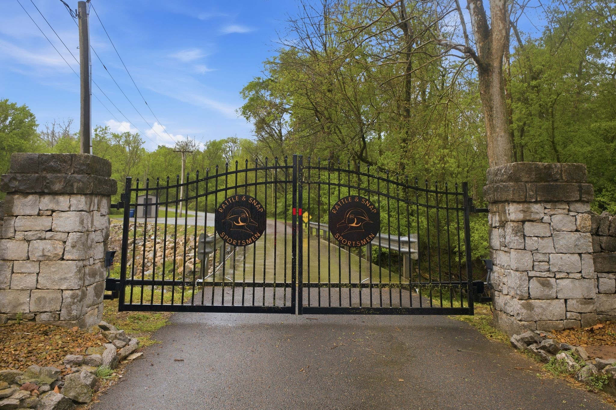 Mount Pleasant, Tennessee, 38474, United States, 3 Bedrooms Bedrooms, ,4 BathroomsBathrooms,Residential,Active,2036028