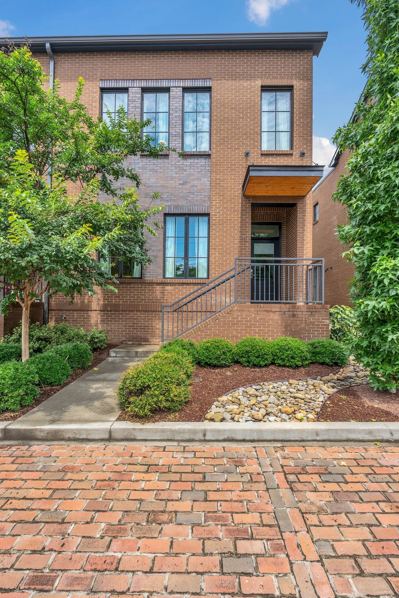 1320 5th Ave N 4