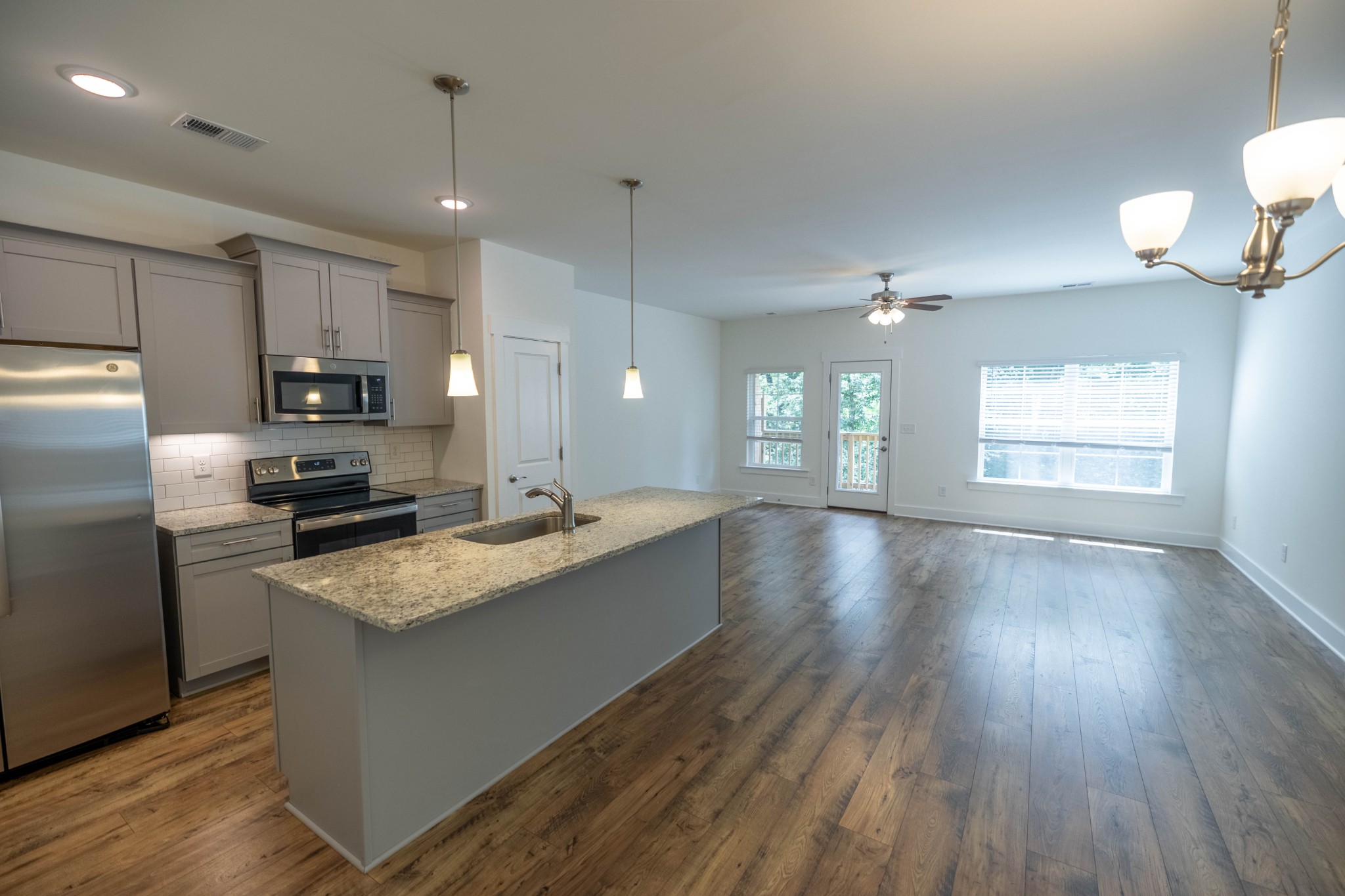 1055 Sweetleaf Dr