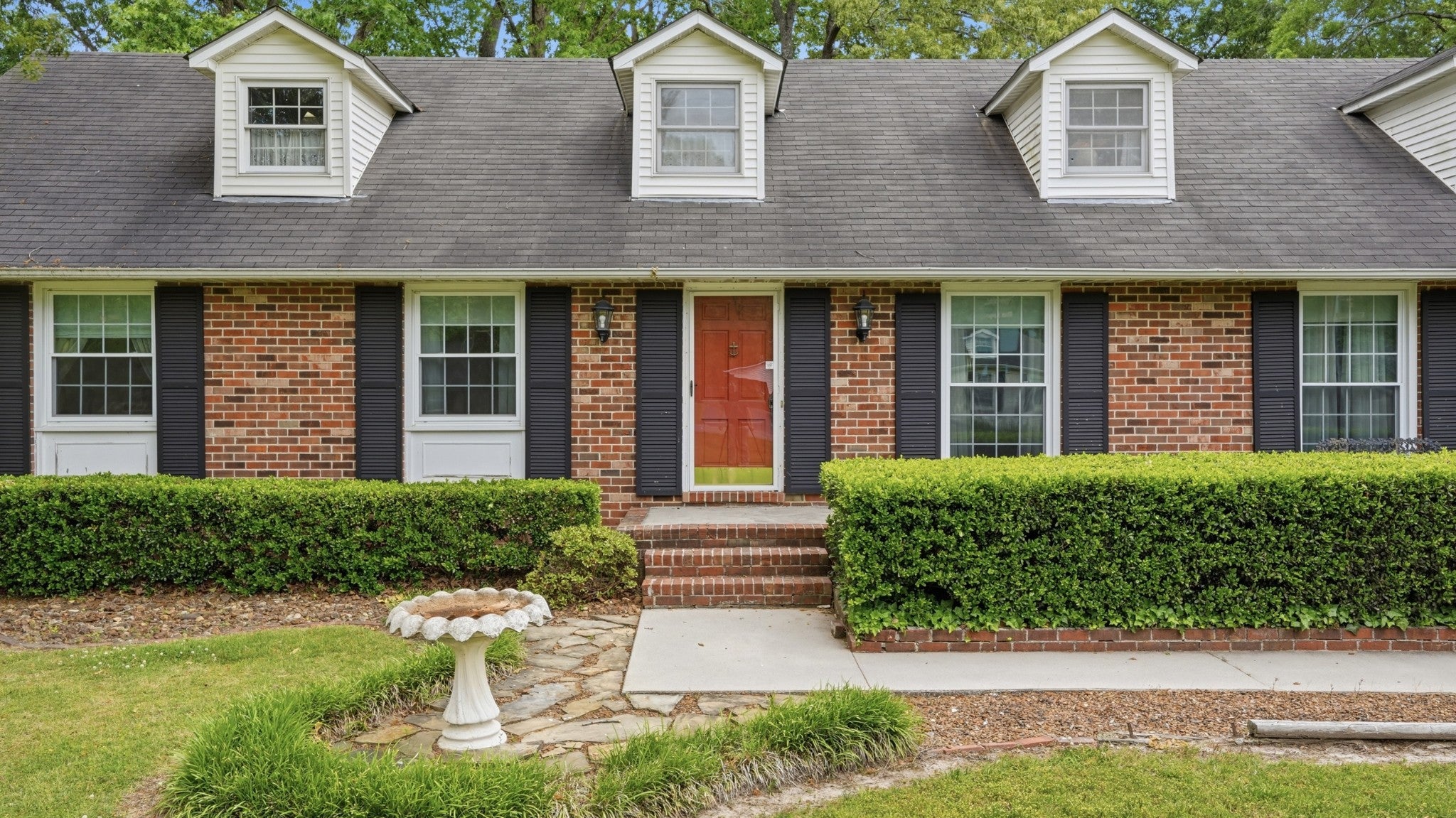 1205 Woodcrest Dr