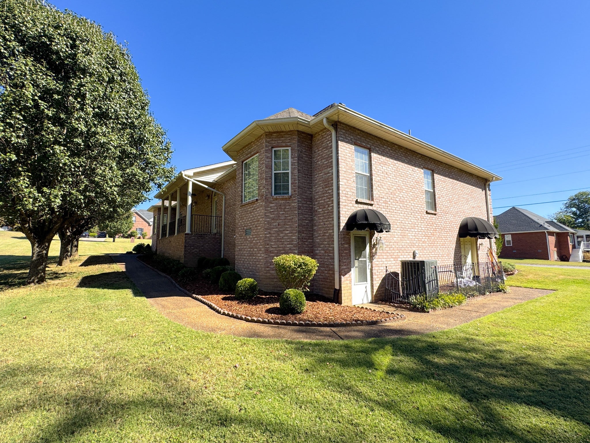 340 Woodlands Dr