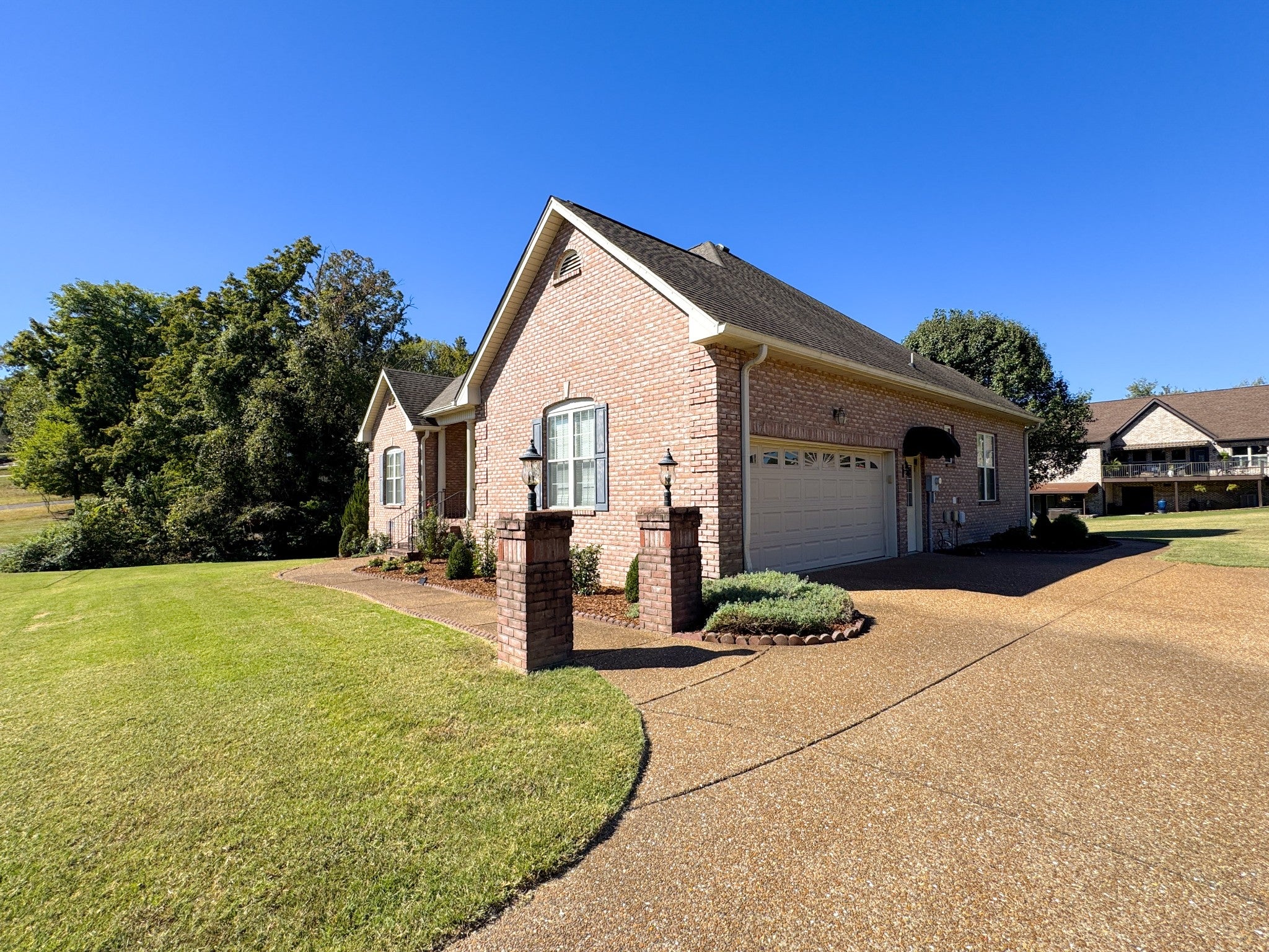 340 Woodlands Dr