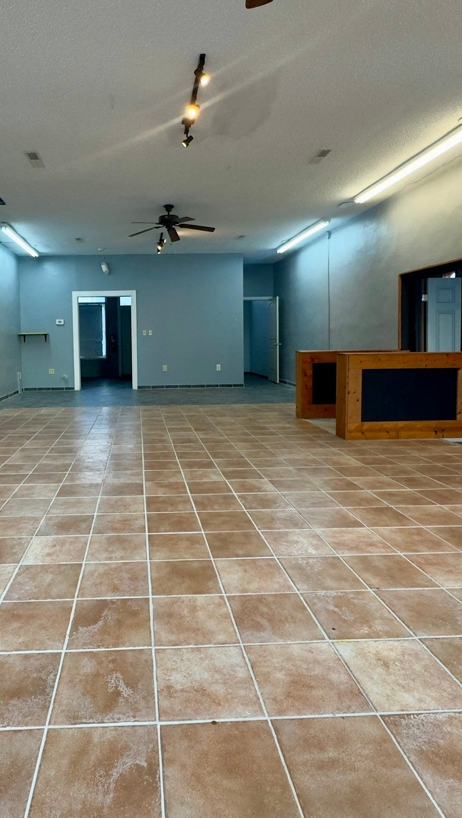 302 E Main St