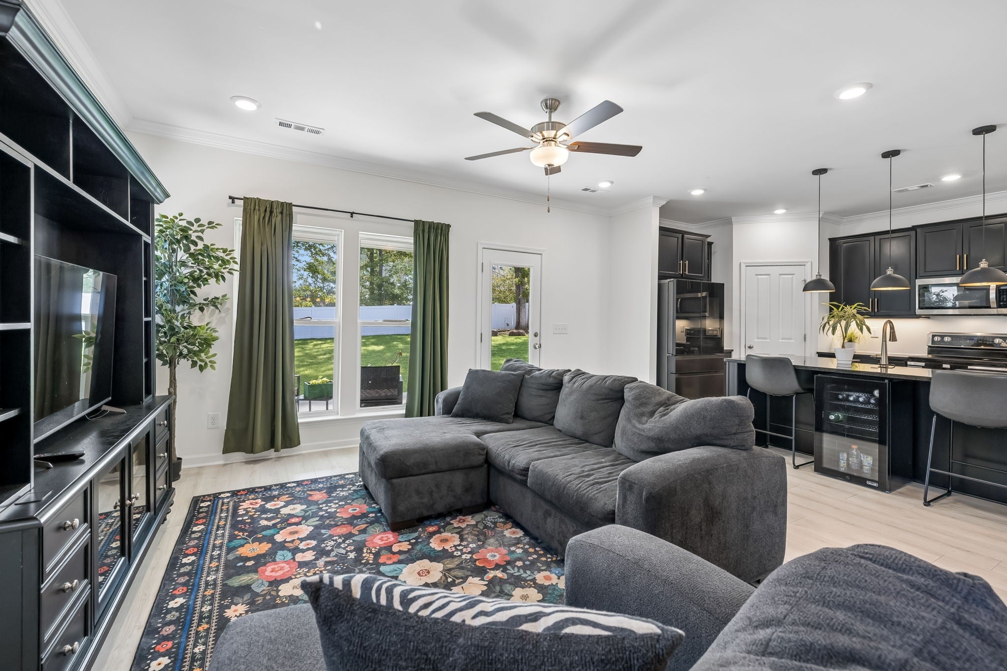 7127 Pepper Tree Cir