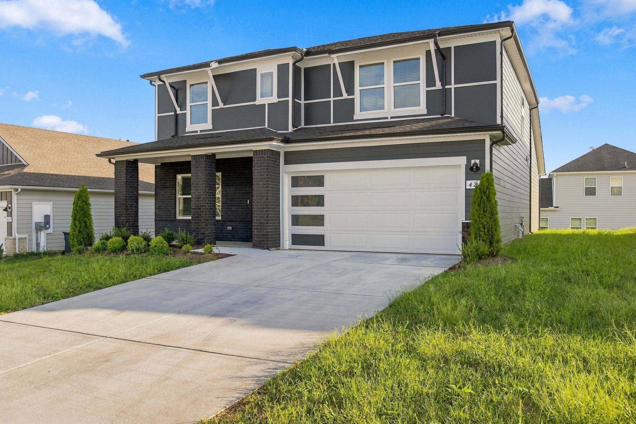421 Long Dr