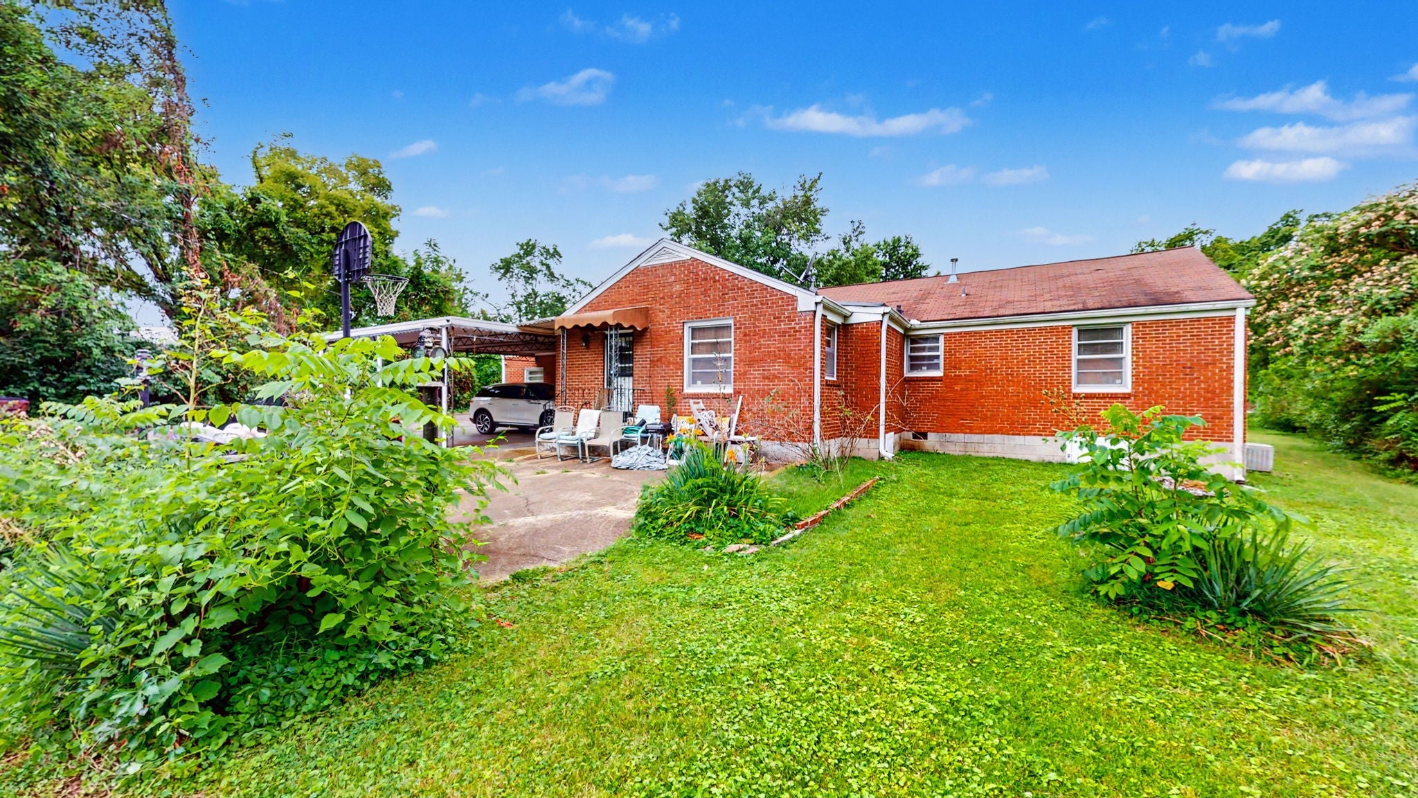 1223 Westchester Dr