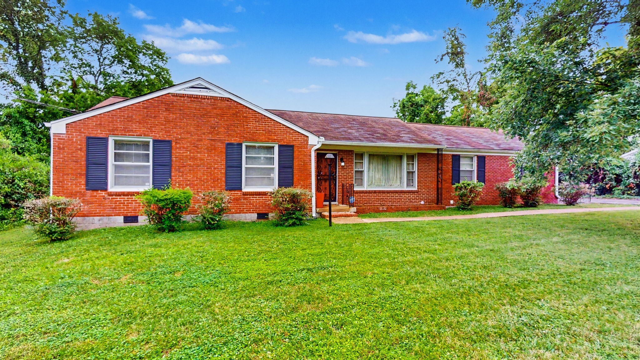 1223 Westchester Dr