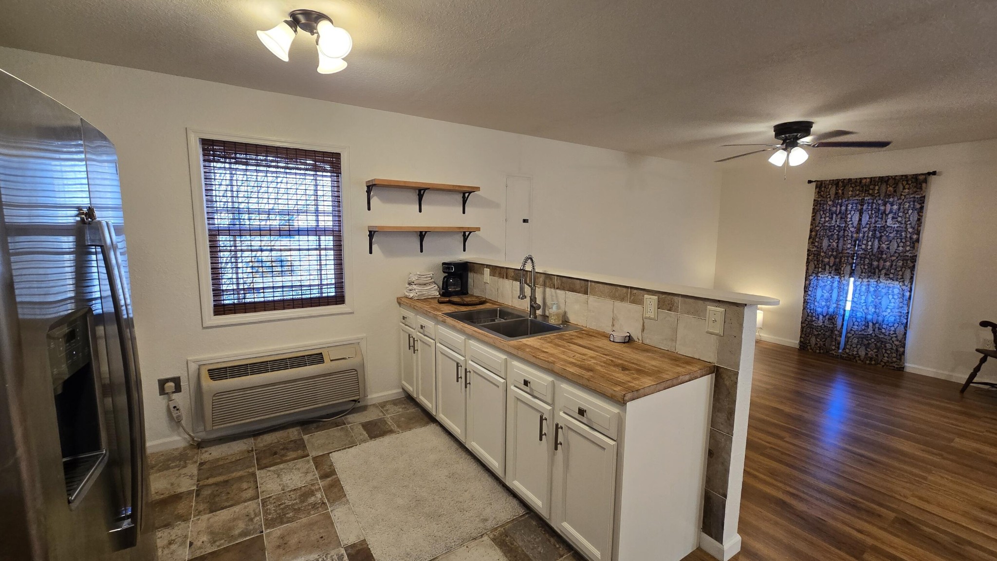 83 Robin Hill Rd B Road