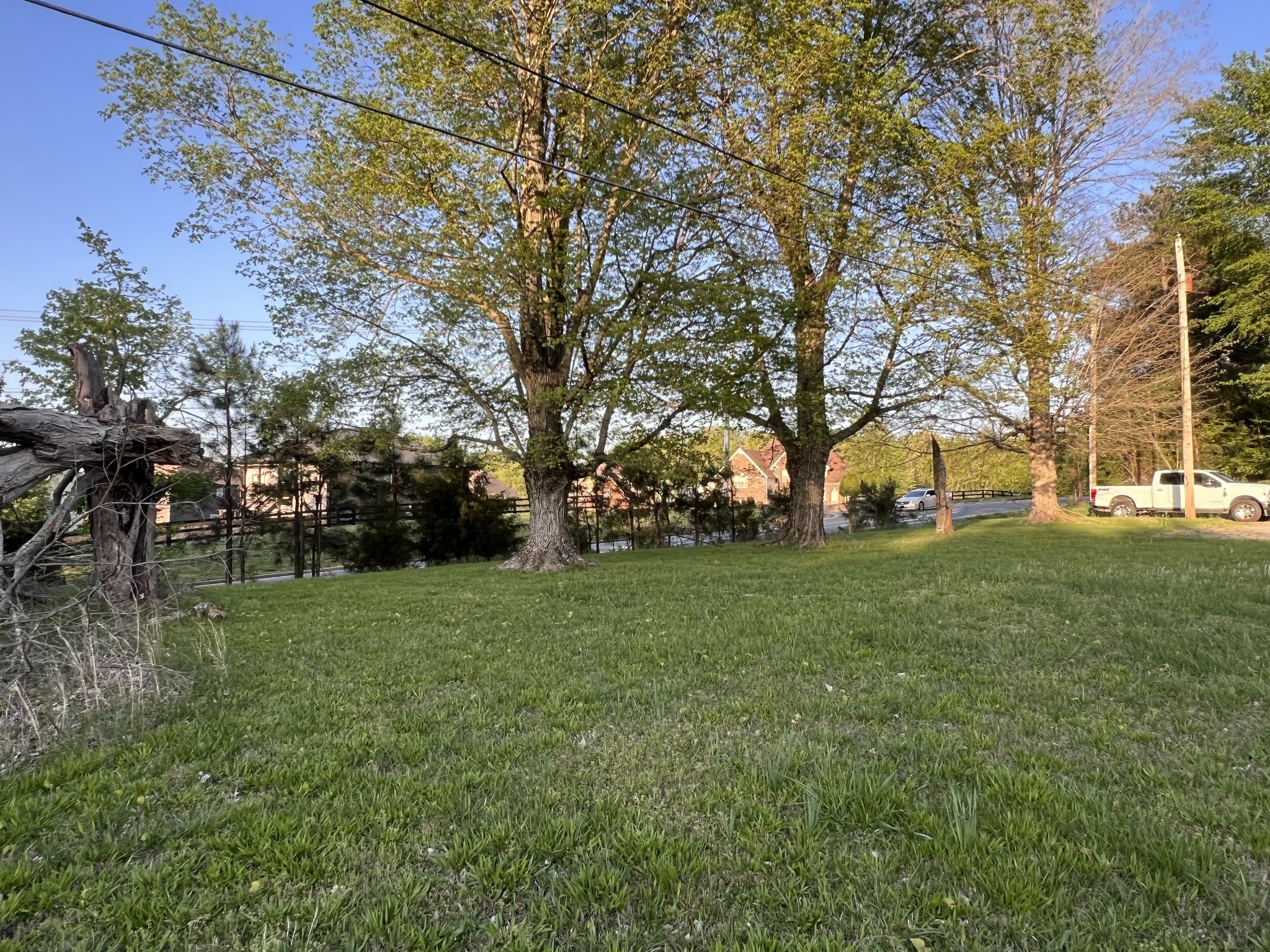 820 Rossview Rd