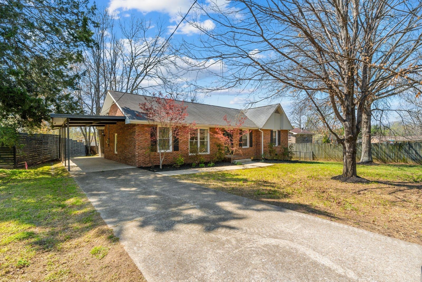 604 Highland View Ct