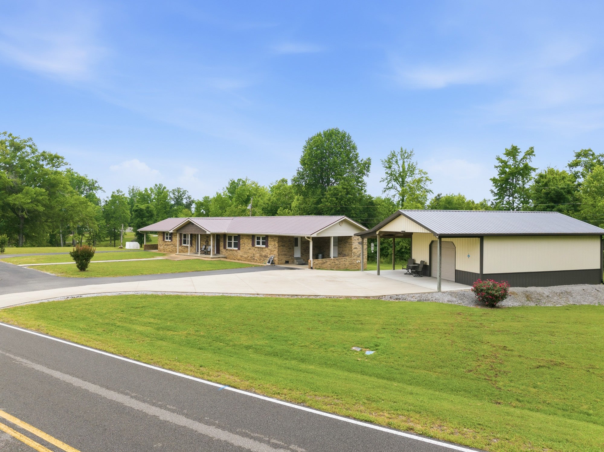 944 Brooksie Thompson Rd