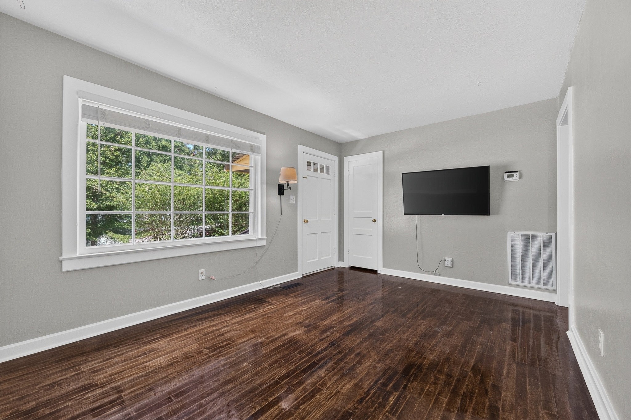 907 Woodland Ct