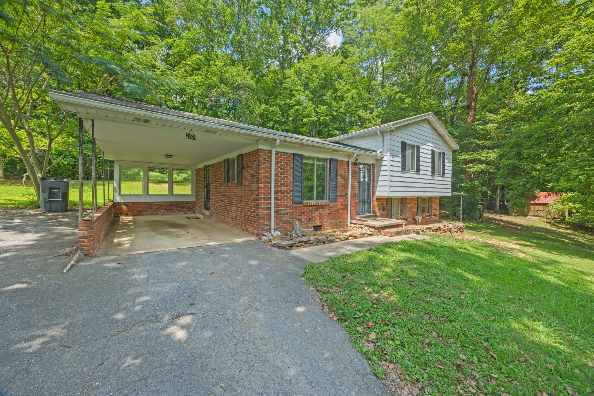 2280 Woodland Hts