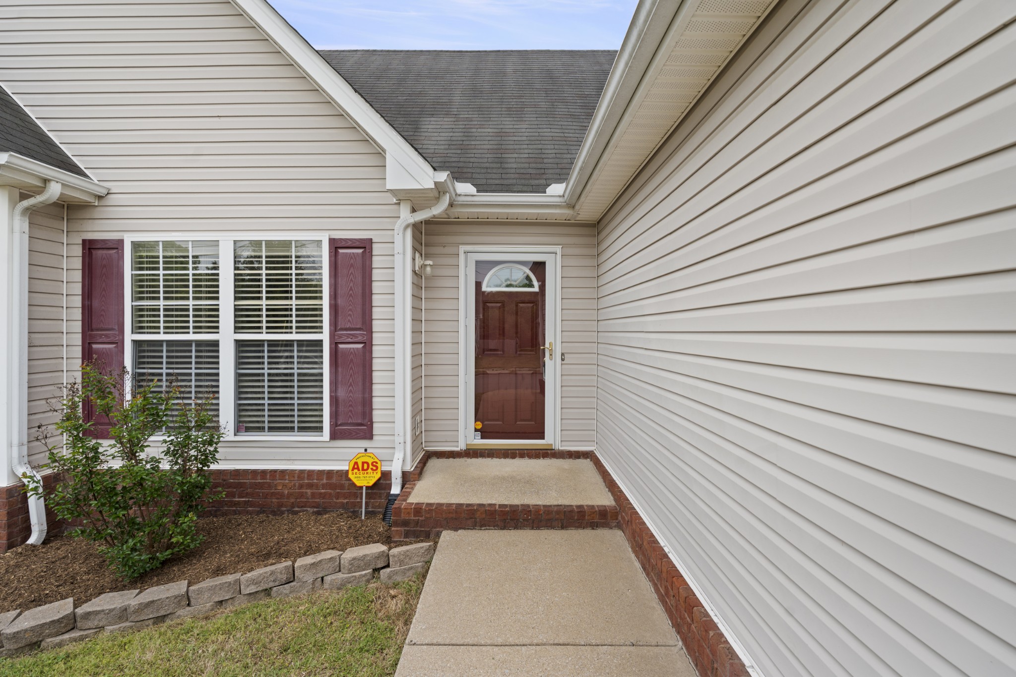 7421 Maggie Dr