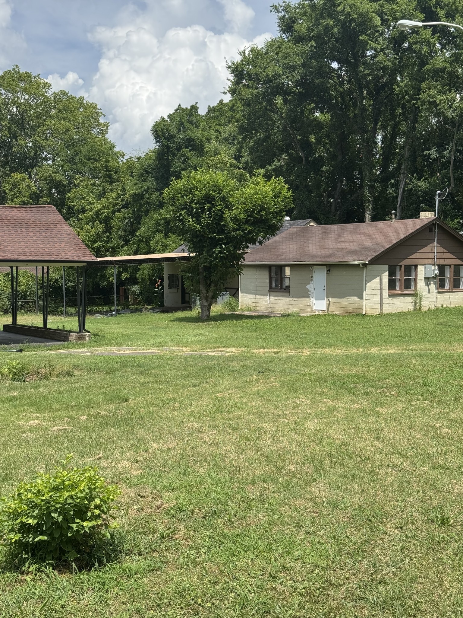 2713 Brunswick Dr