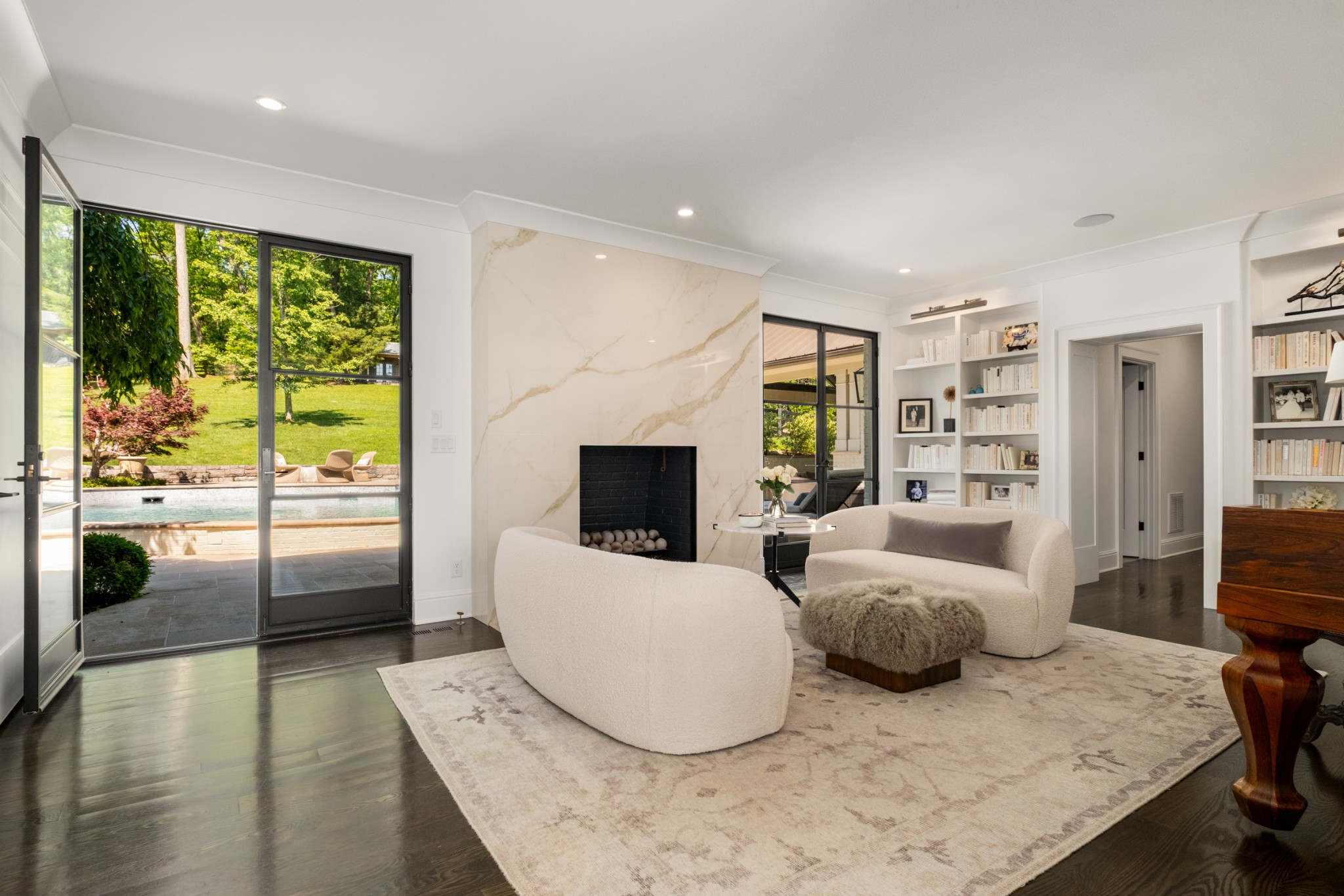 313 Deerwood Ln